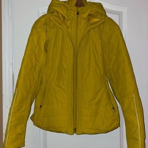 Selling barely worn gold jacket from Lululemon